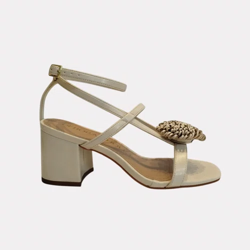 Sandália Feminina Debora Cholet Flor Areia