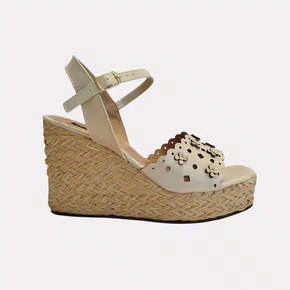 Sandália Feminina Villarosa Anabela Palha e Flores Off White