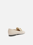 Mocassim Arezzo Couro Bridão Metal Textura Branco