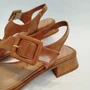 Sandália Feminina Debora Cholet Salto Baixo Camel