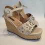 Sandália Feminina Villarosa Anabela Palha e Flores Off White